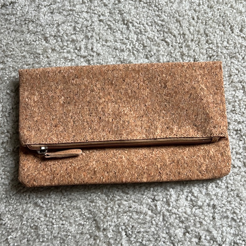 Cork handheld clutch